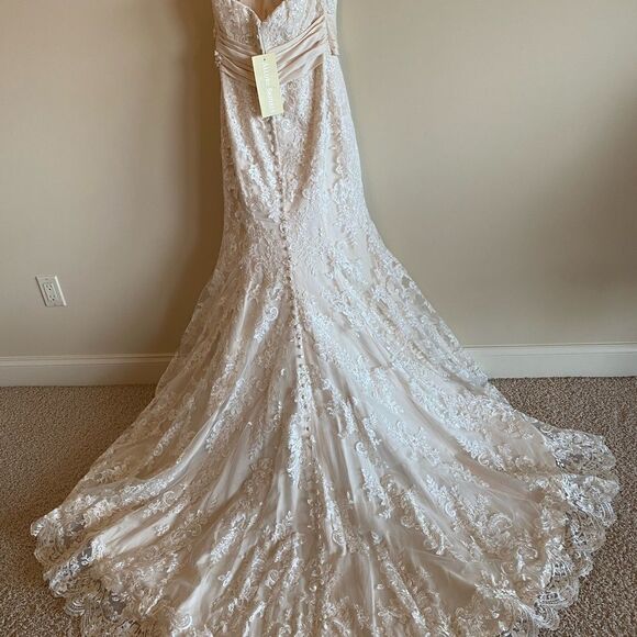 NWT NEVER WORN 100% Authentic Allure 8917 Wedding Dress - Picture 2 of 14
